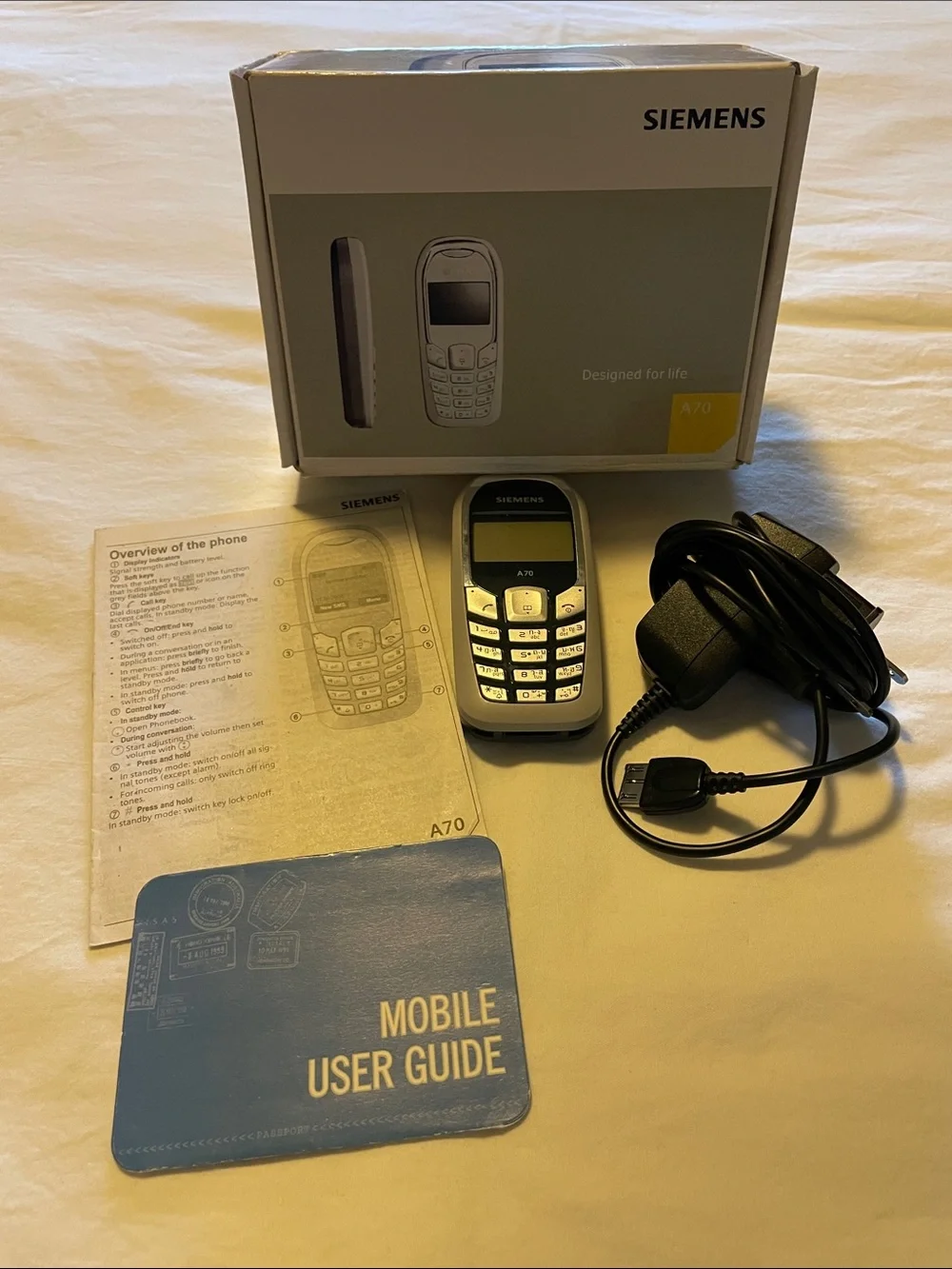 Siemens A70 Classic Mobile Phone in Silver/Black with Charger